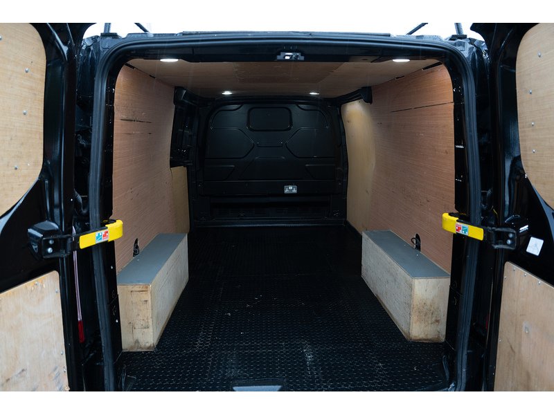 Ford 2.0 300 EcoBlue Limited Panel Van 5dr Diesel Manual L2 H1 Euro 6 (s/s) (170 ps)
