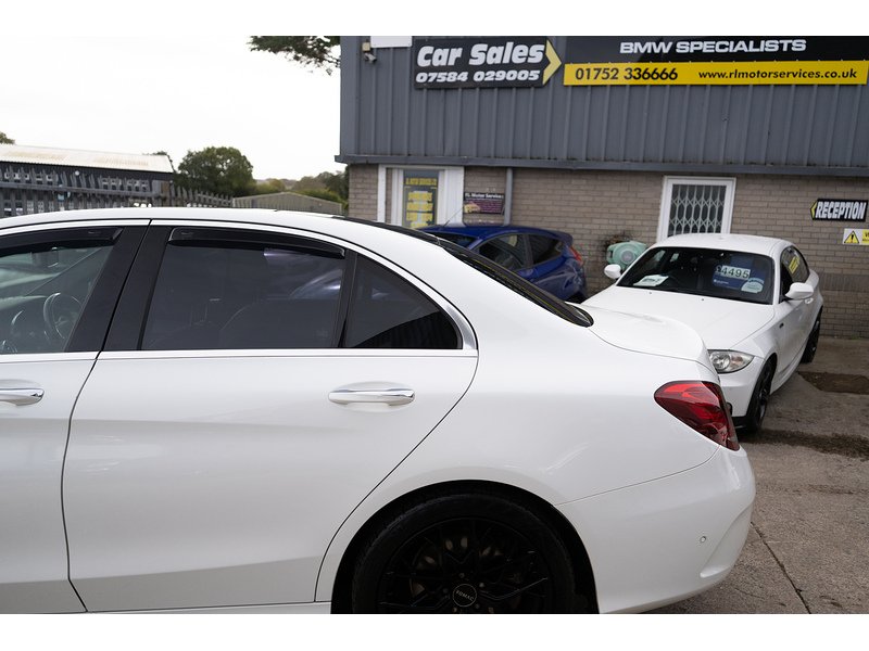 Mercedes-Benz 2.1 C300dh BlueTEC AMG Line Saloon 4dr Diesel Hybrid G-Tronic+ Euro 6 (s/s) (231 ps)