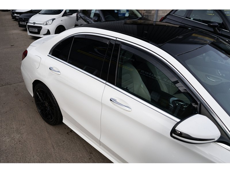 Mercedes-Benz 2.1 C300dh BlueTEC AMG Line Saloon 4dr Diesel Hybrid G-Tronic+ Euro 6 (s/s) (231 ps)