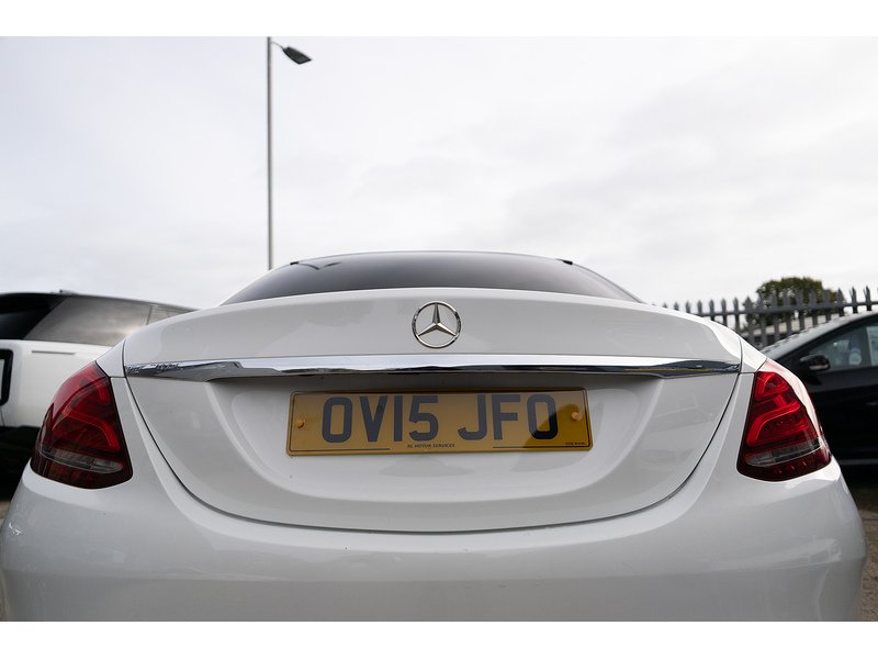 Mercedes-Benz 2.1 C300dh BlueTEC AMG Line Saloon 4dr Diesel Hybrid G-Tronic+ Euro 6 (s/s) (231 ps)