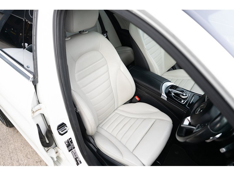 Mercedes-Benz 2.1 C300dh BlueTEC AMG Line Saloon 4dr Diesel Hybrid G-Tronic+ Euro 6 (s/s) (231 ps)