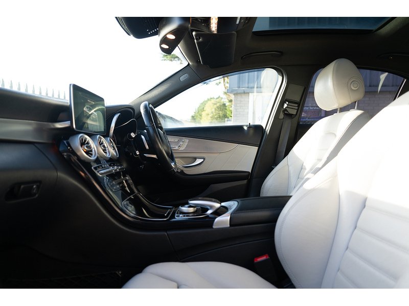 Mercedes-Benz 2.1 C300dh BlueTEC AMG Line Saloon 4dr Diesel Hybrid G-Tronic+ Euro 6 (s/s) (231 ps)