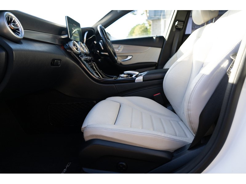 Mercedes-Benz 2.1 C300dh BlueTEC AMG Line Saloon 4dr Diesel Hybrid G-Tronic+ Euro 6 (s/s) (231 ps)