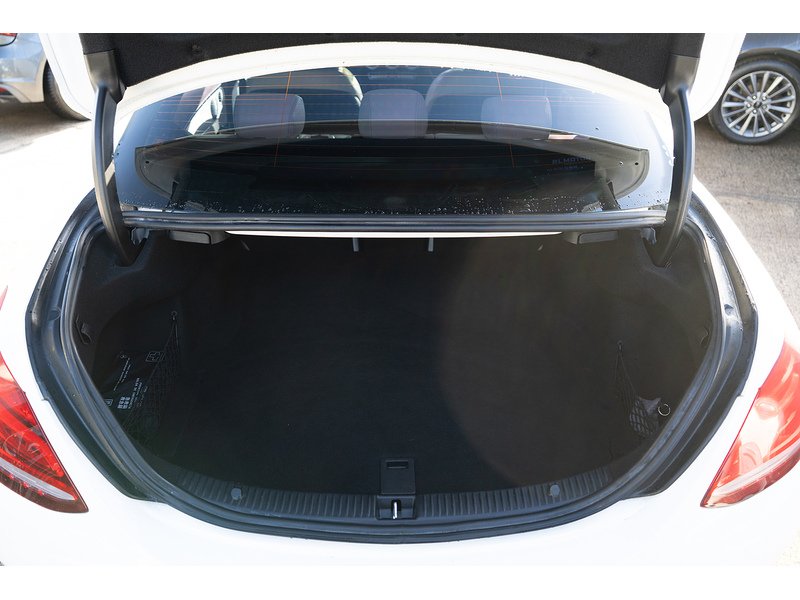 Mercedes-Benz 2.1 C300dh BlueTEC AMG Line Saloon 4dr Diesel Hybrid G-Tronic+ Euro 6 (s/s) (231 ps)