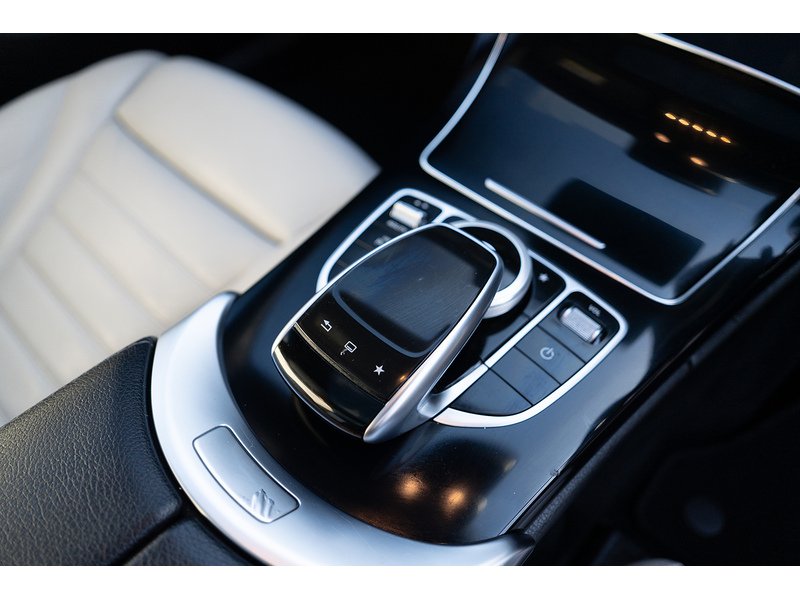 Mercedes-Benz 2.1 C300dh BlueTEC AMG Line Saloon 4dr Diesel Hybrid G-Tronic+ Euro 6 (s/s) (231 ps)