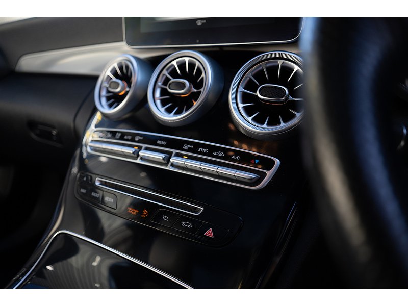 Mercedes-Benz 2.1 C300dh BlueTEC AMG Line Saloon 4dr Diesel Hybrid G-Tronic+ Euro 6 (s/s) (231 ps)