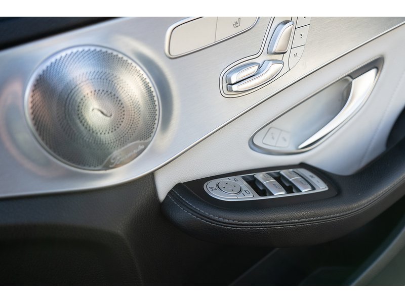 Mercedes-Benz 2.1 C300dh BlueTEC AMG Line Saloon 4dr Diesel Hybrid G-Tronic+ Euro 6 (s/s) (231 ps)