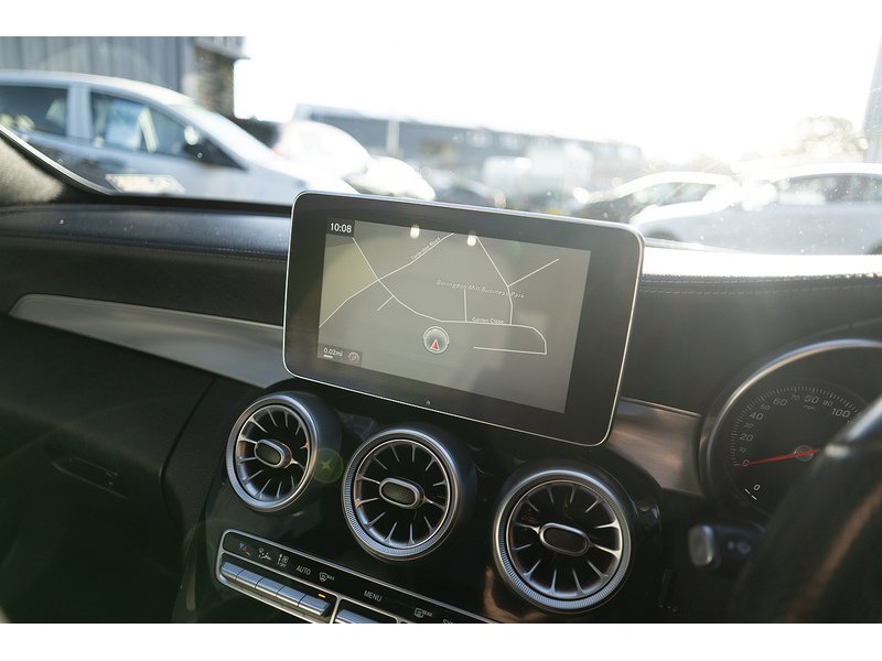 Mercedes-Benz 2.1 C300dh BlueTEC AMG Line Saloon 4dr Diesel Hybrid G-Tronic+ Euro 6 (s/s) (231 ps)