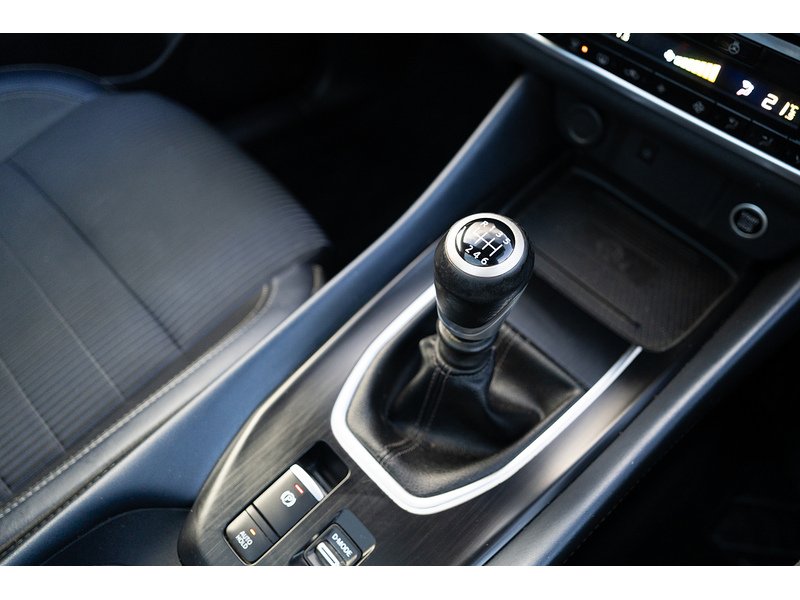 Nissan 1.3 DIG-T MHEV Tekna SUV 5dr Petrol Hybrid Manual Euro 6 (s/s) (140 ps)