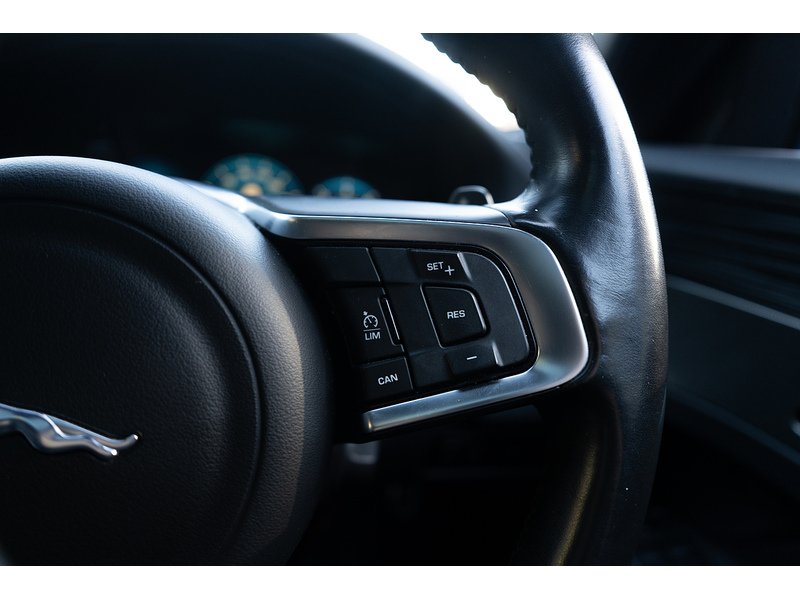 Jaguar 3.0d V6 S Saloon 4dr Diesel Auto Euro 6 (s/s) (300 ps)