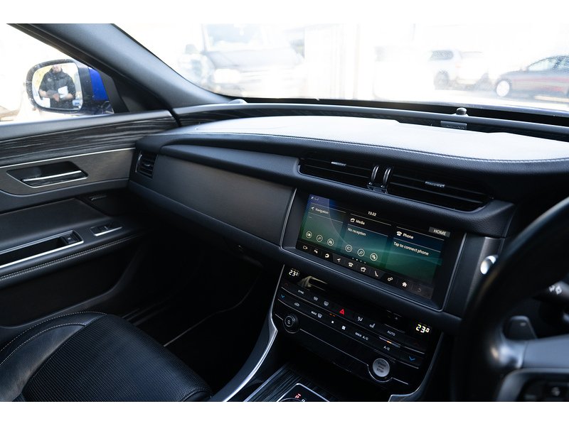 Jaguar 3.0d V6 S Saloon 4dr Diesel Auto Euro 6 (s/s) (300 ps)