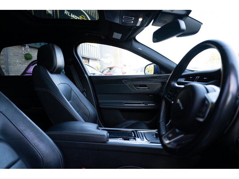 Jaguar 3.0d V6 S Saloon 4dr Diesel Auto Euro 6 (s/s) (300 ps)