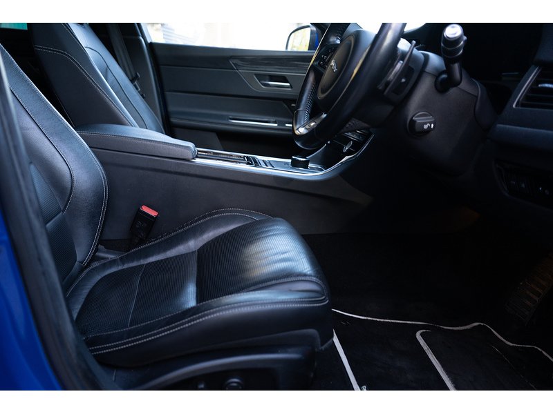 Jaguar 3.0d V6 S Saloon 4dr Diesel Auto Euro 6 (s/s) (300 ps)