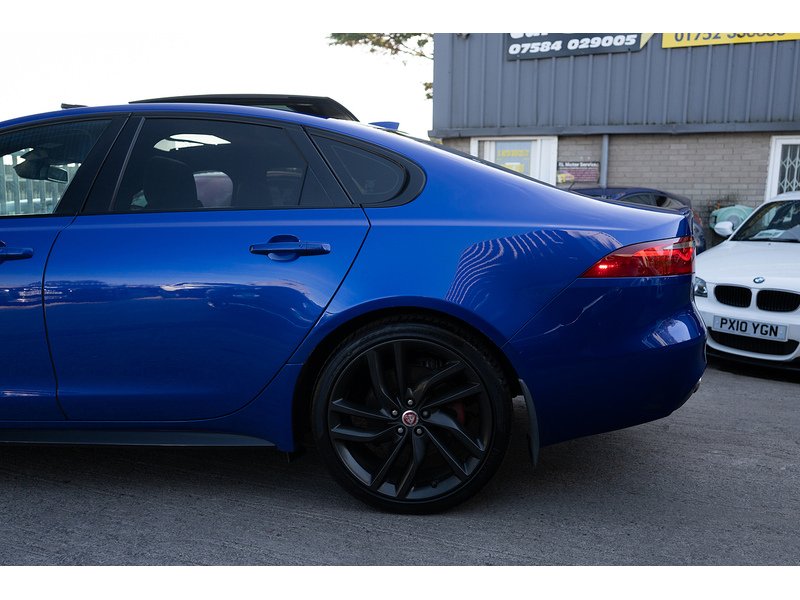 Jaguar 3.0d V6 S Saloon 4dr Diesel Auto Euro 6 (s/s) (300 ps)