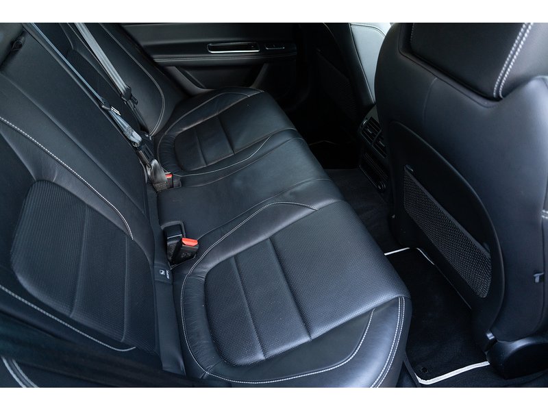 Jaguar 3.0d V6 S Saloon 4dr Diesel Auto Euro 6 (s/s) (300 ps)