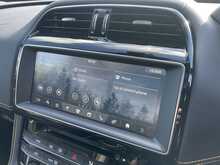 Jaguar F-PACE 2.0 P300 300 Sport SUV 5dr Petrol Auto AWD Euro 6 (s/s) (300 ps)