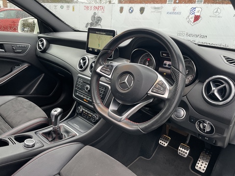 2.1 GLA200d AMG Line (Premium Plus) SUV 5dr Diesel Manual Euro 6 (s/s) (136 ps)