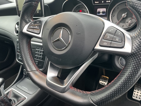 2.1 GLA200d AMG Line (Premium Plus) SUV 5dr Diesel Manual Euro 6 (s/s) (136 ps)