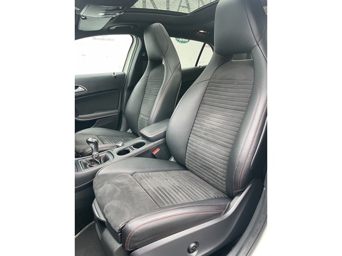 2.1 GLA200d AMG Line (Premium Plus) SUV 5dr Diesel Manual Euro 6 (s/s) (136 ps)