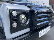 Land Rover Defender 90 2.2 TDCi XS SUV Double Cab 3dr Diesel Manual 4WD SWB Euro 5 (122 ps)