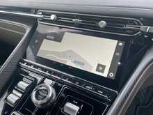 Aston Martin DB12 4.0 V8 Coupe 2dr Petrol Auto Euro 6 (s/s) (680 ps)