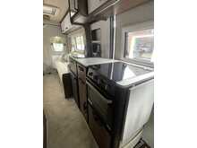 Peugeot Boxer Professional - Luxury Premier Motorhome