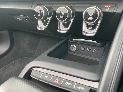 5.2 FSI V10 Spyder 2dr Petrol S Tronic quattro Euro 6 (s/s) (540 ps)