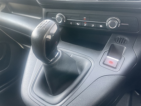 1.5 BlueHDi 1000 Professional Standard Panel Van 5dr Diesel Manual SWB Euro 6 (s/s) (100 bhp)