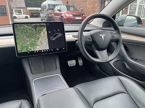 (Dual Motor) Performance Saloon 4dr Electric Auto 4WDE (Performance Upgrade) (449 bhp)