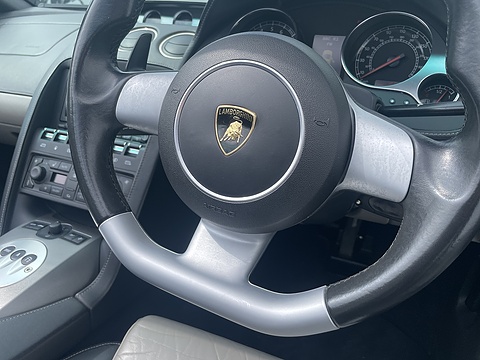 5.0 V10 Spyder 2dr Petrol EGear 4WD Euro 4 (520 ps)