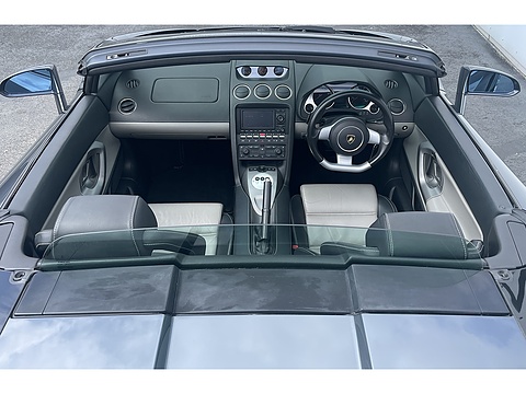 5.0 V10 Spyder 2dr Petrol EGear 4WD Euro 4 (520 ps)