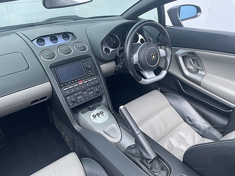 5.0 V10 Spyder 2dr Petrol EGear 4WD Euro 4 (520 ps)