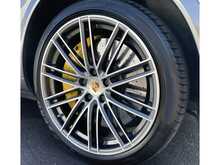 Porsche Cayenne 4.0 V8 E-Hybrid 14.1kWh Turbo S SUV 5dr Petrol Plug-in Hybrid TiptronicS 4WD Euro 6 (s/s) (680 ps)