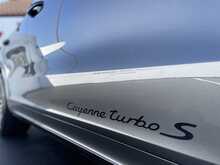 Porsche Cayenne 4.0 V8 E-Hybrid 14.1kWh Turbo S SUV 5dr Petrol Plug-in Hybrid TiptronicS 4WD Euro 6 (s/s) (680 ps)