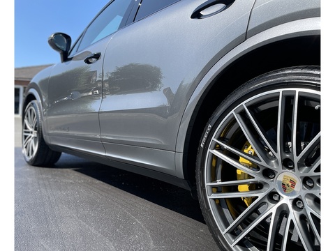 4.0 V8 E-Hybrid 14.1kWh Turbo S SUV 5dr Petrol Plug-in Hybrid TiptronicS 4WD Euro 6 (s/s) (680 ps)