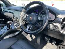 Porsche Cayenne 4.0 V8 E-Hybrid 14.1kWh Turbo S SUV 5dr Petrol Plug-in Hybrid TiptronicS 4WD Euro 6 (s/s) (680 ps)