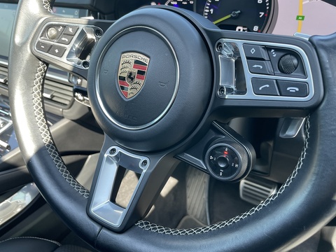 4.0 V8 E-Hybrid 14.1kWh Turbo S SUV 5dr Petrol Plug-in Hybrid TiptronicS 4WD Euro 6 (s/s) (680 ps)