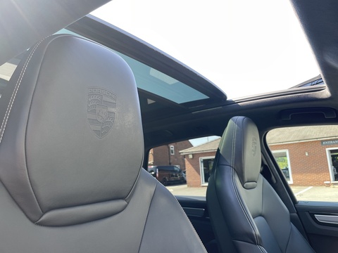 4.0 V8 E-Hybrid 14.1kWh Turbo S SUV 5dr Petrol Plug-in Hybrid TiptronicS 4WD Euro 6 (s/s) (680 ps)