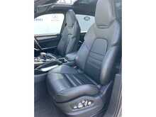 Porsche Cayenne 4.0 V8 E-Hybrid 14.1kWh Turbo S SUV 5dr Petrol Plug-in Hybrid TiptronicS 4WD Euro 6 (s/s) (680 ps)