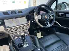 Porsche Cayenne 4.0 V8 E-Hybrid 14.1kWh Turbo S SUV 5dr Petrol Plug-in Hybrid TiptronicS 4WD Euro 6 (s/s) (680 ps)