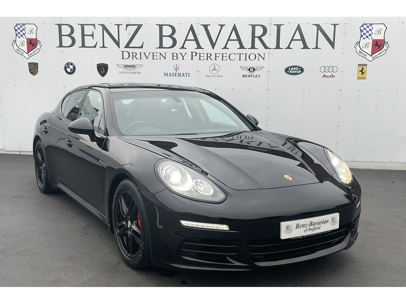 Porsche 3.0D V6 Hatchback 5dr Diesel TiptronicS Euro 5 (s/s) (300 ps)