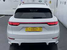 Porsche Cayenne 4.0T V8 Turbo SUV 5dr Petrol TiptronicS 4WD Euro 6 (s/s) (550 ps)