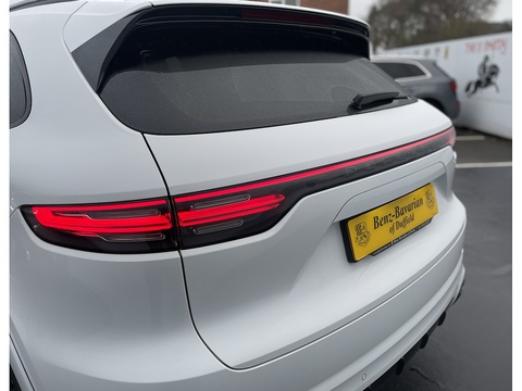 4.0T V8 Turbo SUV 5dr Petrol TiptronicS 4WD Euro 6 (s/s) (550 ps)