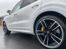 Porsche Cayenne 4.0T V8 Turbo SUV 5dr Petrol TiptronicS 4WD Euro 6 (s/s) (550 ps)