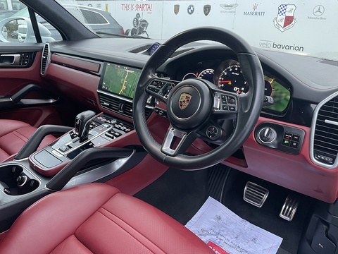 4.0T V8 Turbo SUV 5dr Petrol TiptronicS 4WD Euro 6 (s/s) (550 ps)