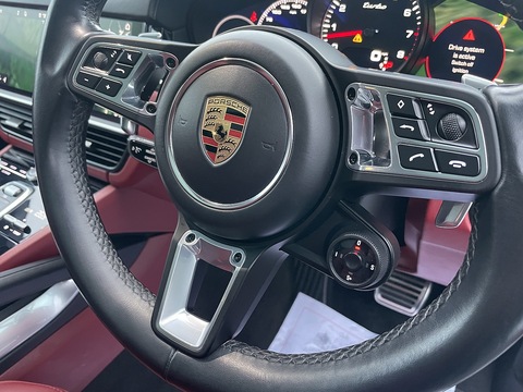 4.0T V8 Turbo SUV 5dr Petrol TiptronicS 4WD Euro 6 (s/s) (550 ps)