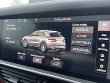 Porsche Cayenne 4.0T V8 Turbo SUV 5dr Petrol TiptronicS 4WD Euro 6 (s/s) (550 ps)