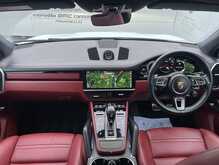 Porsche Cayenne 4.0T V8 Turbo SUV 5dr Petrol TiptronicS 4WD Euro 6 (s/s) (550 ps)