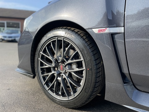 2.5T Type UK Saloon 4dr Petrol Manual 4WD Euro 6 (300 ps)