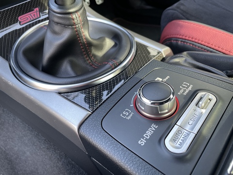 2.5T Type UK Saloon 4dr Petrol Manual 4WD Euro 6 (300 ps)